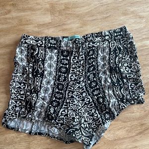 Patterned shorts